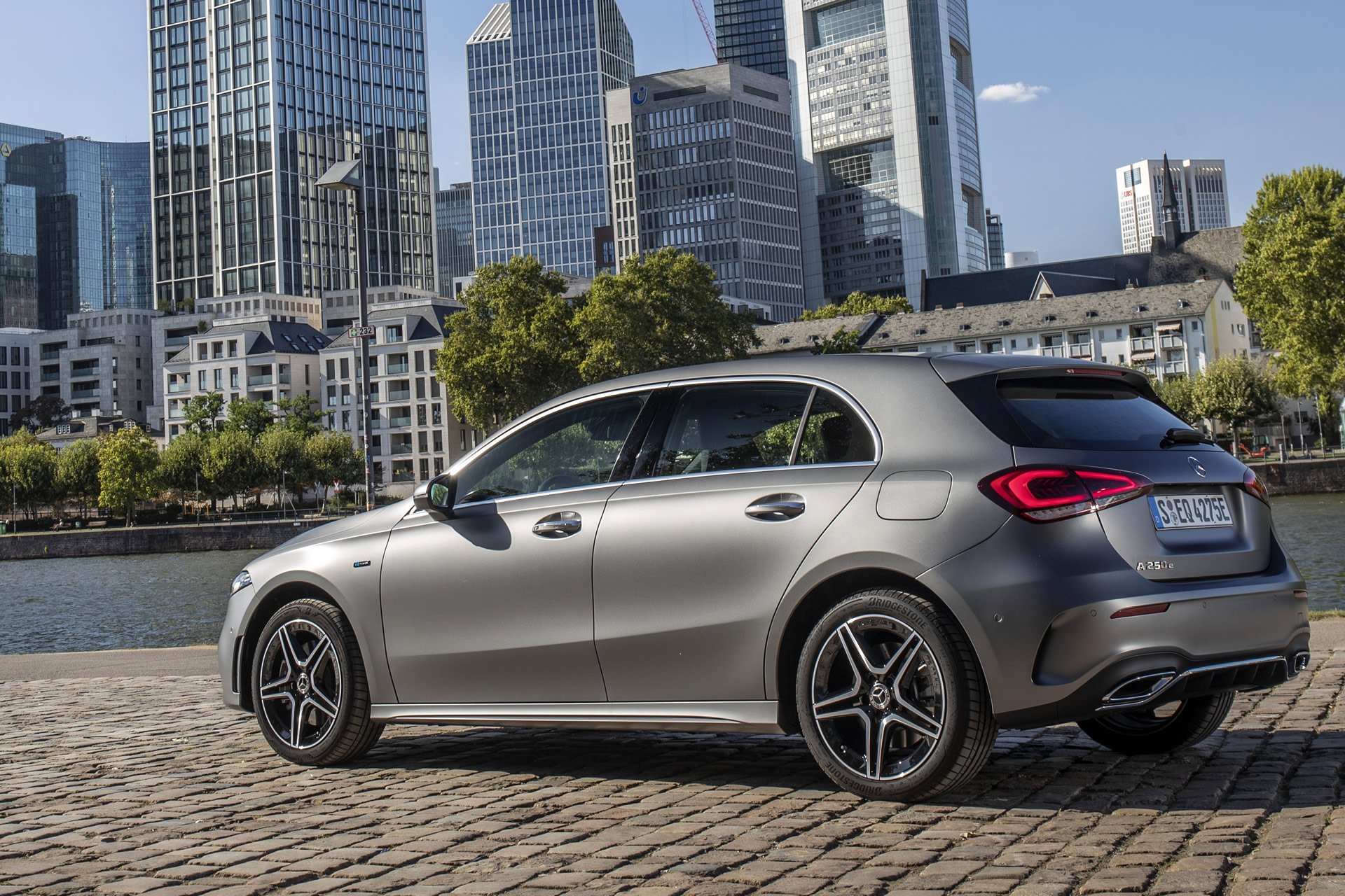 Trieda A hatchback & sedan