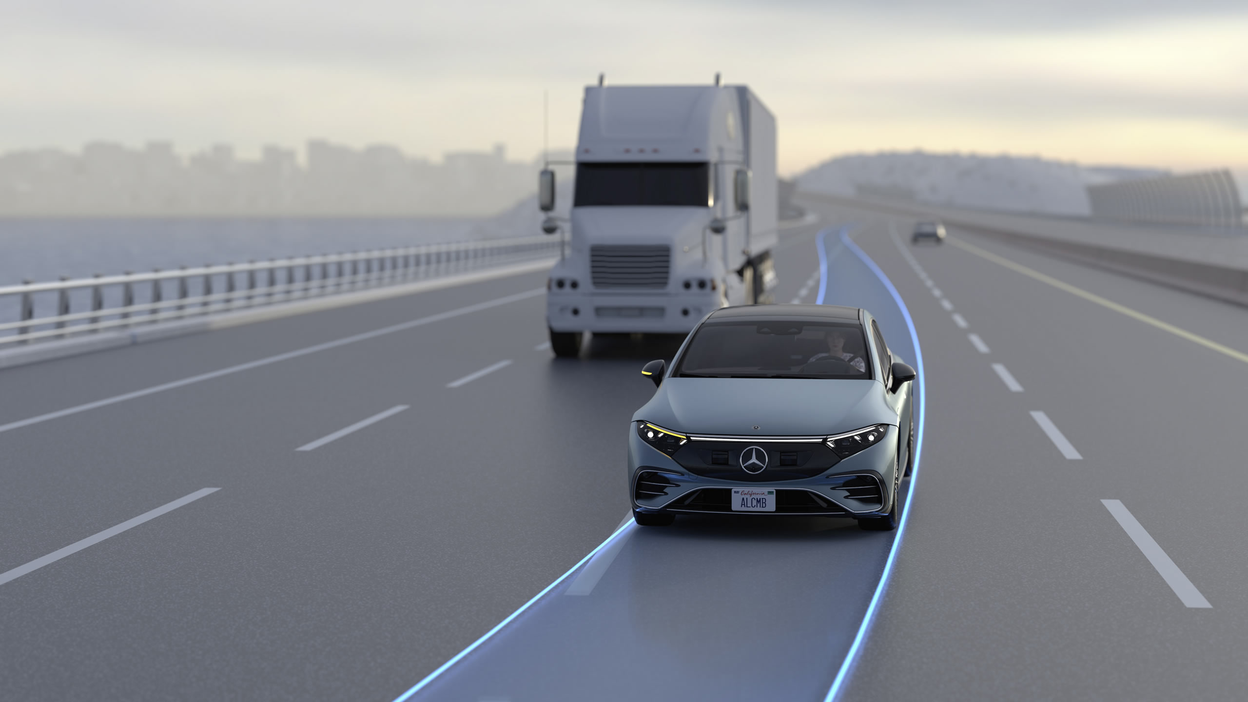Mercedes-Benz prináša na európsky trh funkciu automatickej zmeny jazdného pruhu