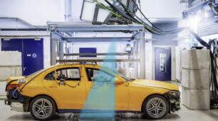Maximálna transparentnosť: Mercedes-Benz je prvým výrobcom automobilov na svete, ktorý röntgenoval nárazové skúšky