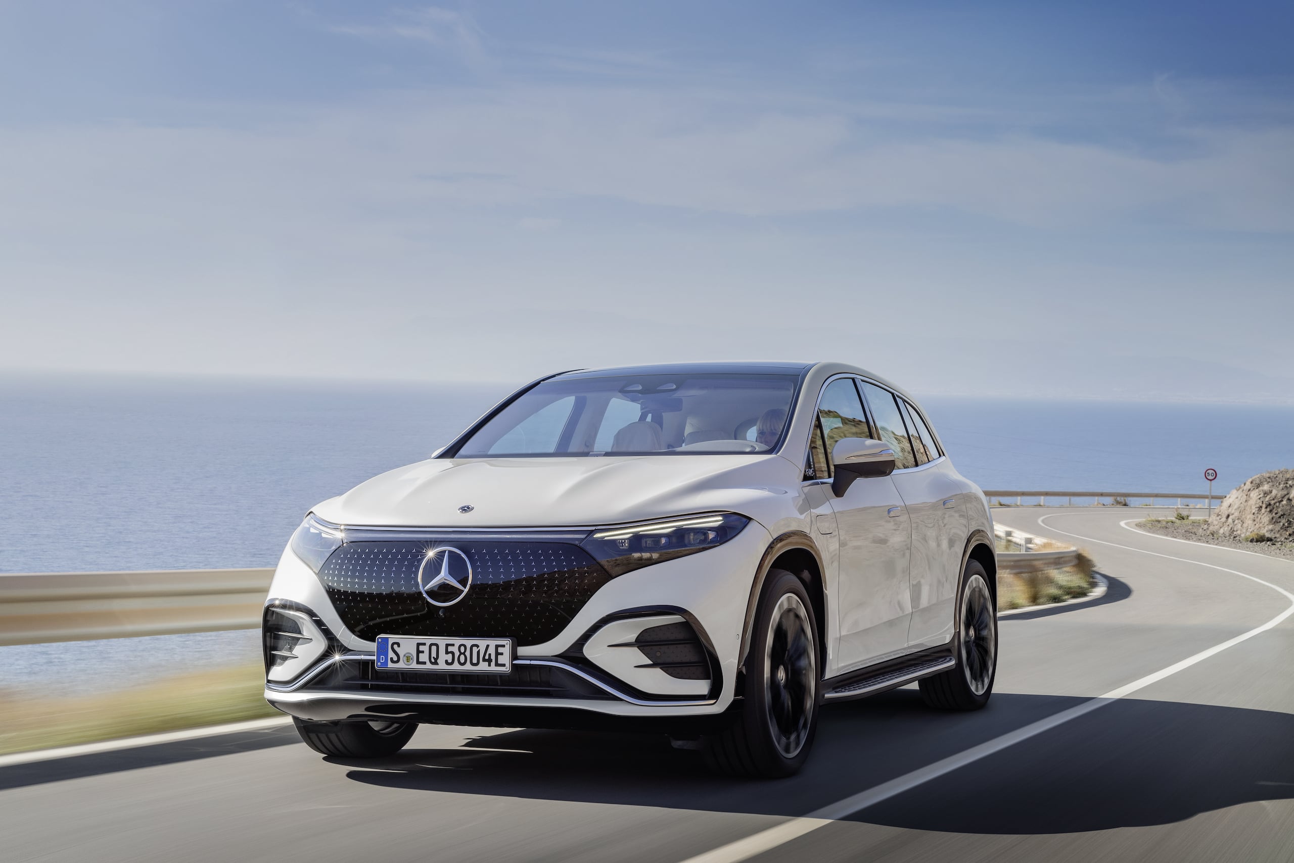  EQS SUV