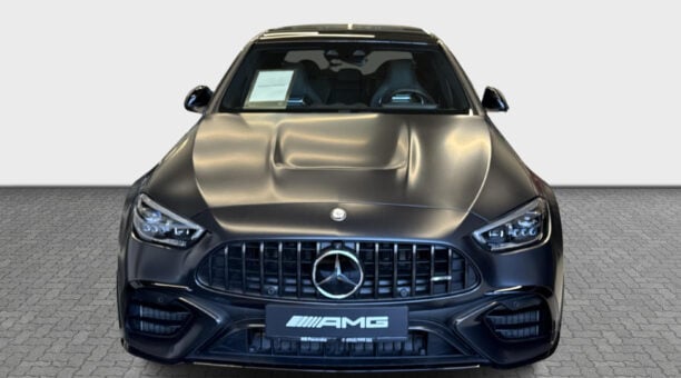 Mercedes-AMG C 63 S E PERFORMANCE sedan